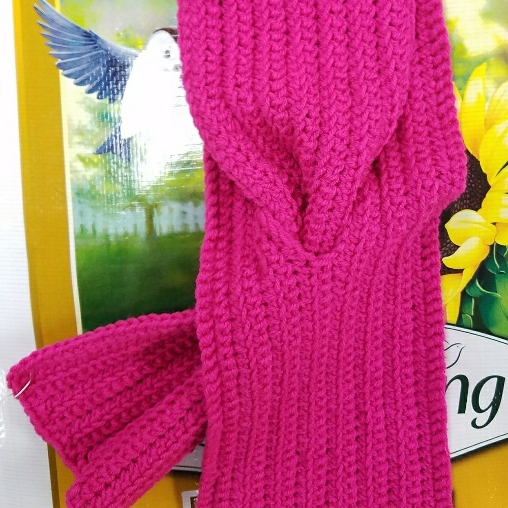 💥SOLD💥 Handmade Crocheted Keyhole Scarf